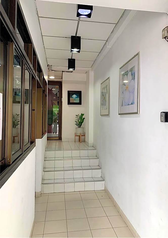 D haus Ngamwongwan Residence