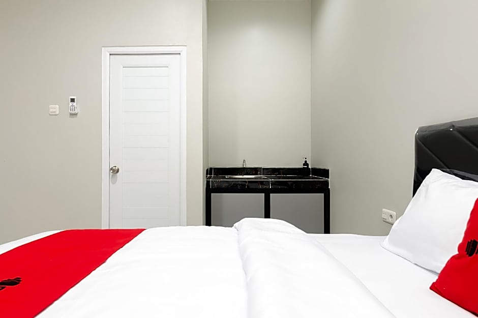 RedDoorz near GSG UNILA Lampung