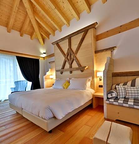 Suite with Terrace and Bath Tub