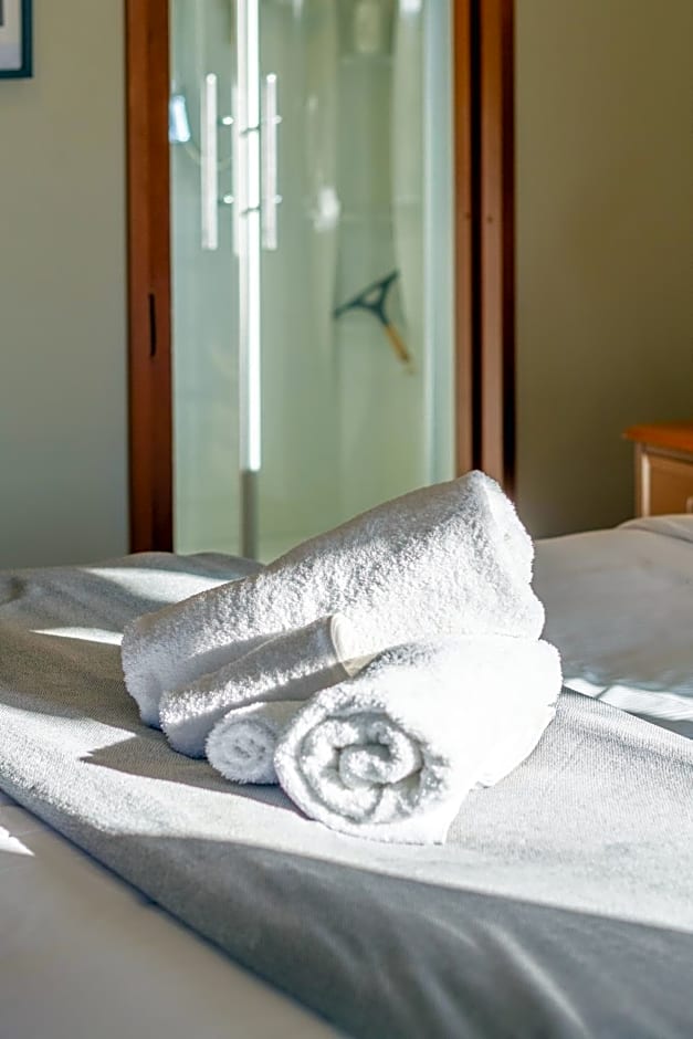 Sherwood Lodge 4-Bedroom Holiday Home with Spectacular Views