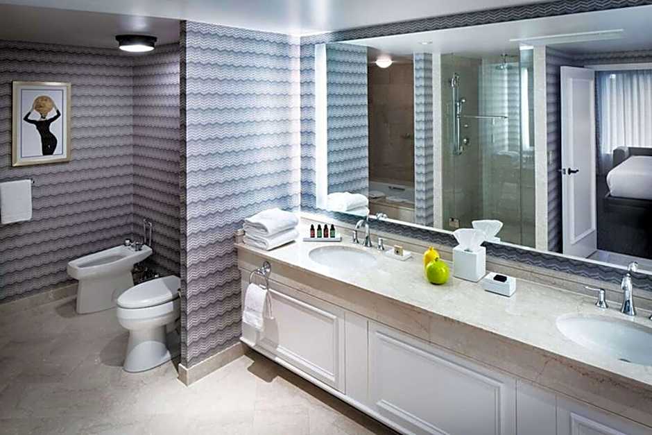 The Logan Philadelphia, Curio Collection by Hilton
