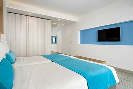 Deluxe room sea views Capacity 1