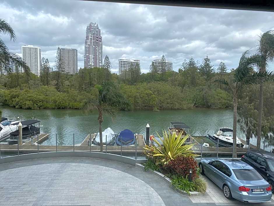 Contessa Holiday Apartments