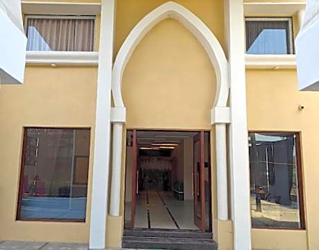 7 VACHAN LAWNS AND BANQUET