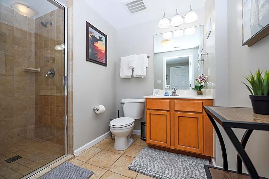 Marvelous 9th Floor Condo Gulf, Pool & Sunset View