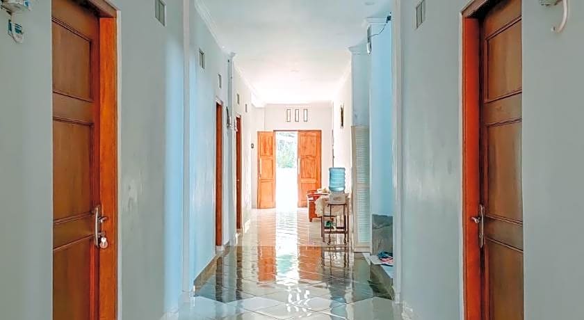 RedDoorz at Omah Candi Sari near Airport YIA