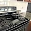 Modern spacious Apt plus Solarium and Den in Downtown Vancouver with Parking and Pool