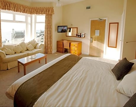 Family Room with Sea View - No Dogs