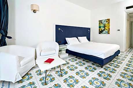 Superior Room with Balcony and Sea View