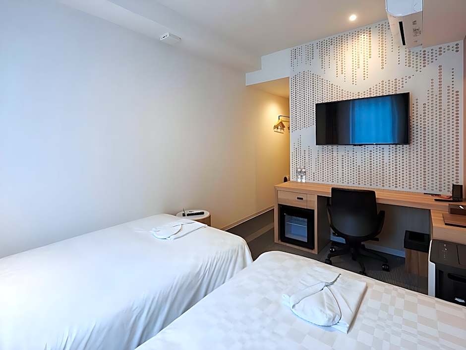 Henn na Hotel Komatsu Ekimae