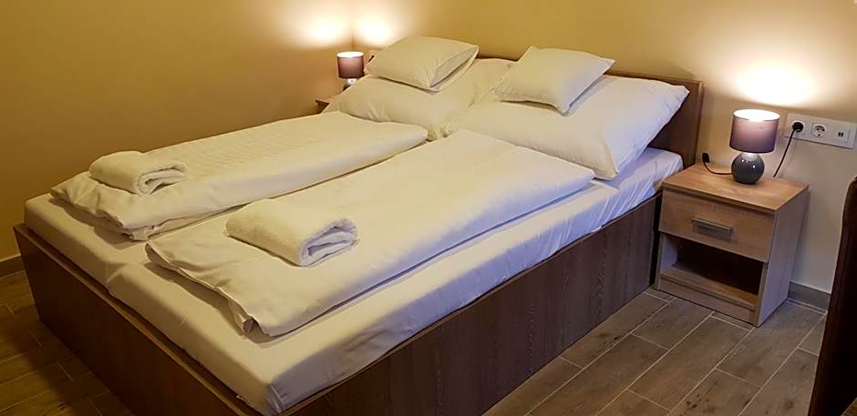 Central Panzió Gyula