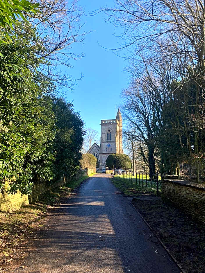 Pettifers Freehouse Hotel