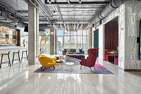 Aloft by Marriott Fort Lauderdale Airport