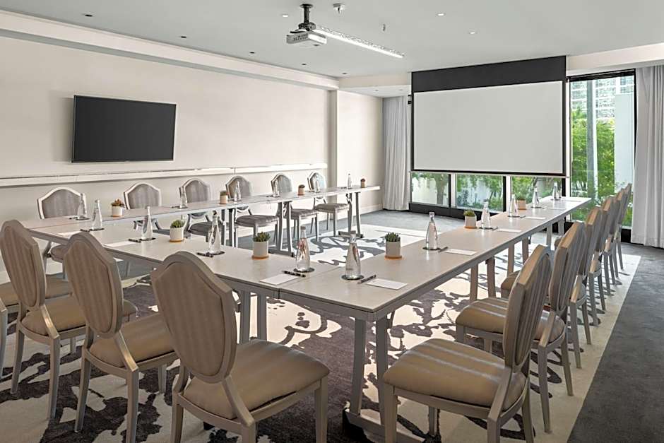 Dua Miami, Autograph Collection