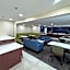 La Quinta Inn & Suites by Wyndham Auburn Worcester