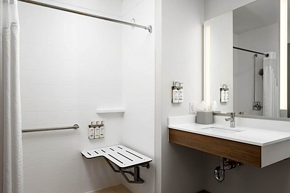 Holiday Inn Express Hotel & Suites Newport South By IHG