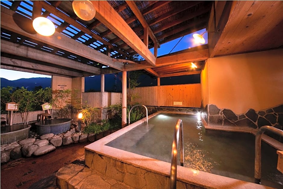 Ryokan Yufuin Sansuikan