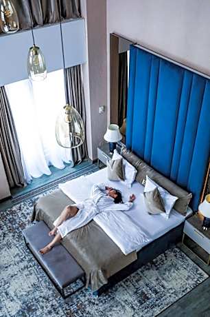 Executive Double Room with Hot Tube & Mountain View