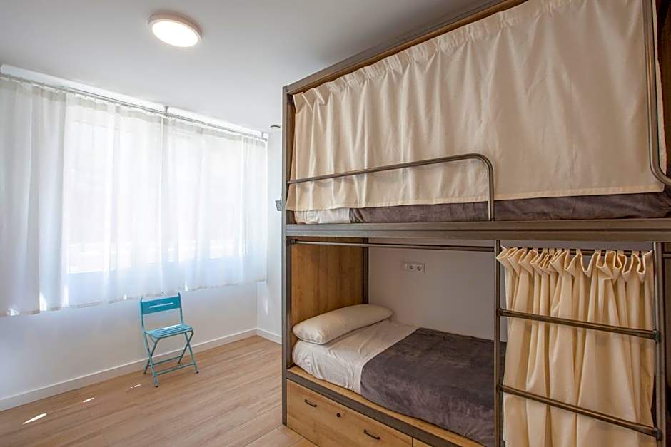 Winederful Hostel & Café