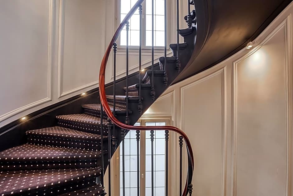 Chalgrin Boutique Hotel