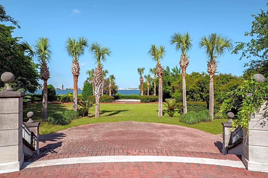 Embassy Suites By Hilton Mt. Pleasant Ferry Wharf