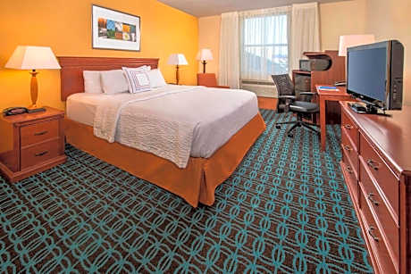 King Room with Adapted Tub - Mobility and Hearing Accessible