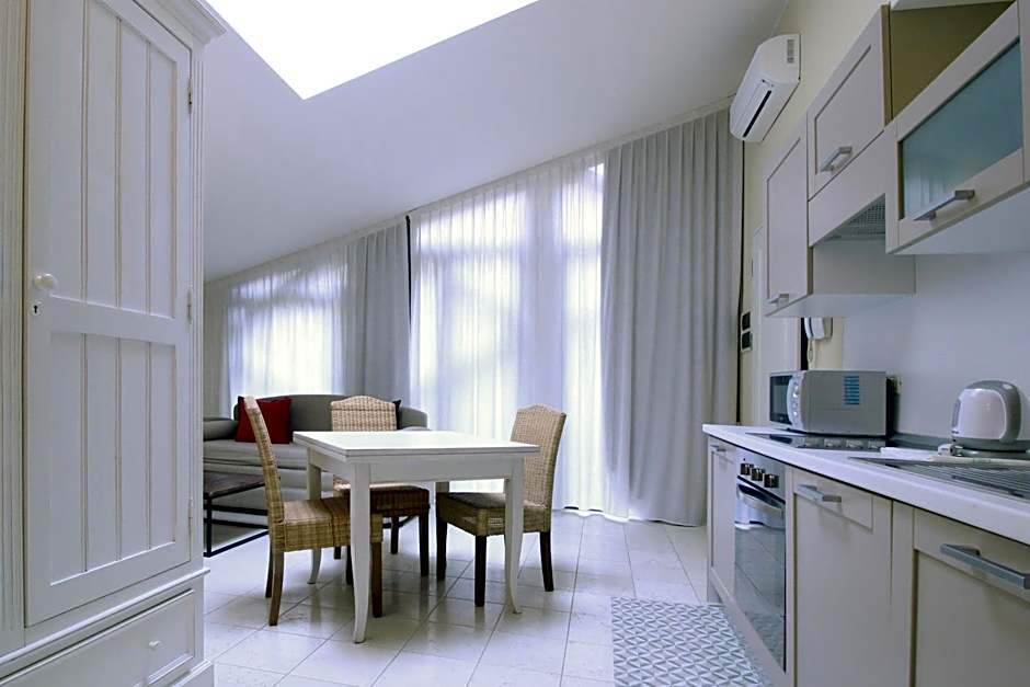 Adriano Residence
