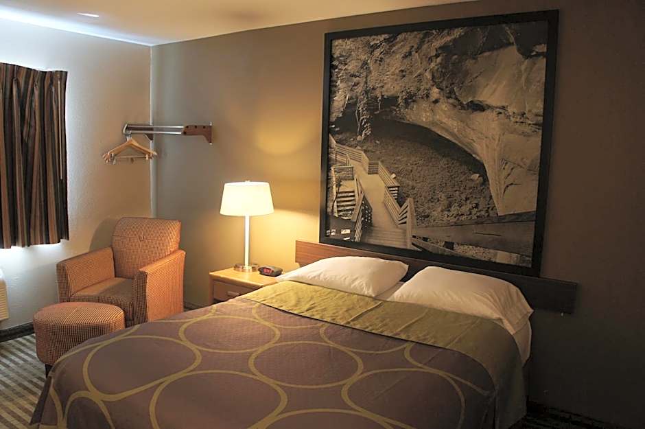 Super 8 by Wyndham Fremont NE