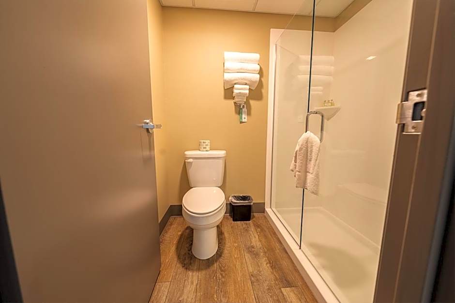 Cobblestone Inn & Suites - Trenton