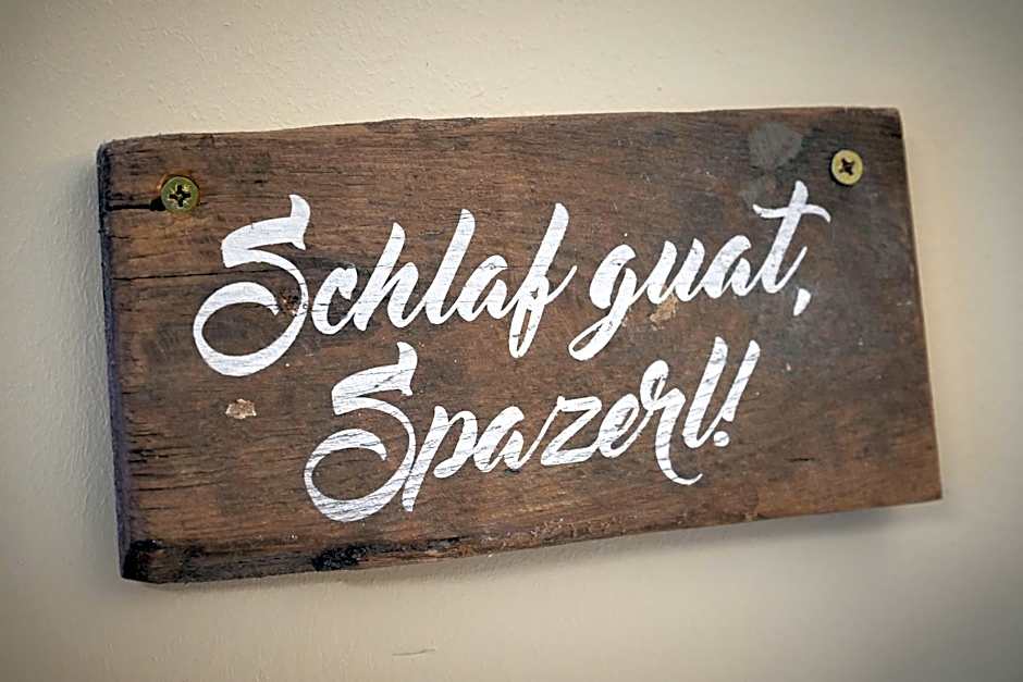 Brauerei Gasthaus Lohhof im Münchner Norden, direkt an der S1, nähe vom Flughafen, Zentrum, A92, Allianz Arena, Ruderregatta und Schießanlage G- Hochbrück entfernt, Internationale Küche