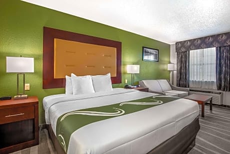 1 King Bed, Nonsmoking