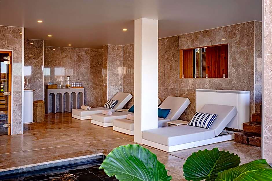 Les Vagues Hotel & Spa