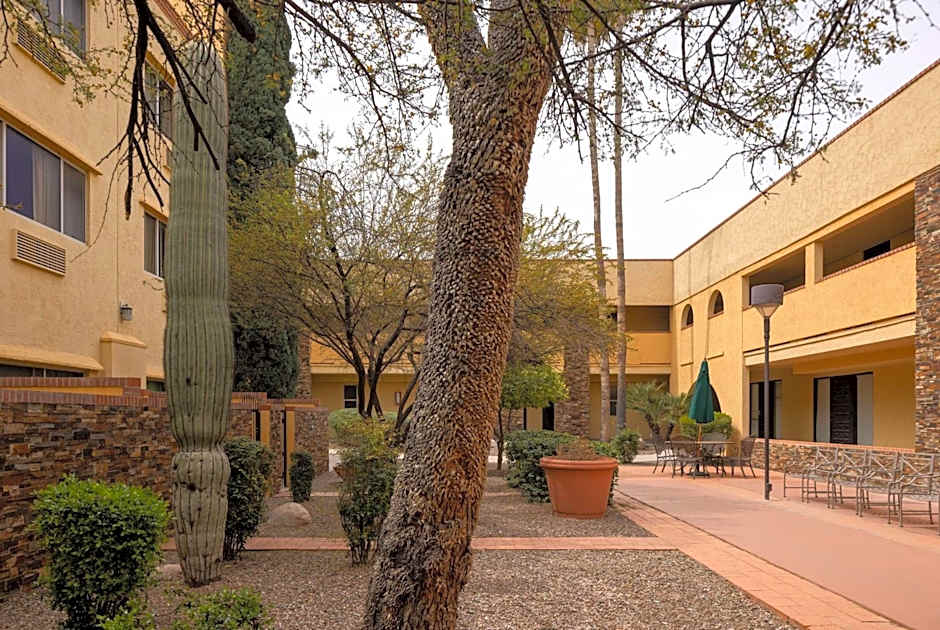 La Quinta Inn & Suites by Wyndham Tucson Reid Park