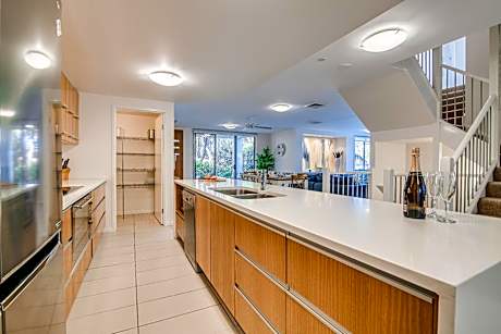 Three-Bedroom Executive Apartment