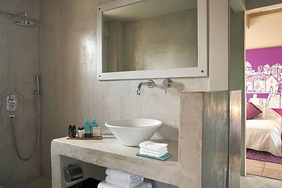 Angelina Boutique Escape