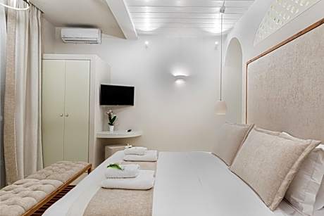 Deluxe Suite with Sea View