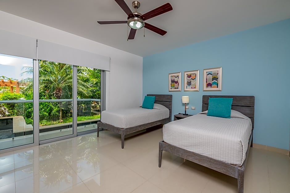 Mareazul Family Beach Condohotel