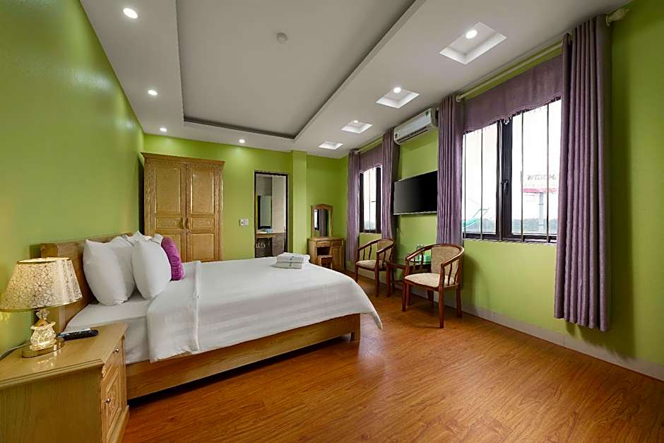 Golden Lotus Airport Hotel & Travel