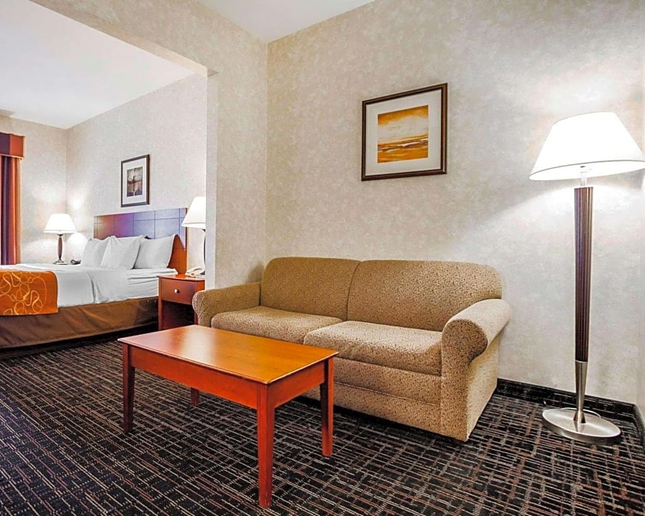 Comfort Suites Independence - Kansas City