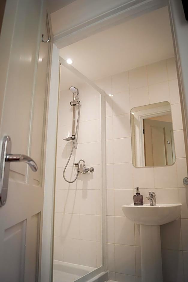 Lemon Tree Rooms - Newly Refurbished Coastal Stay