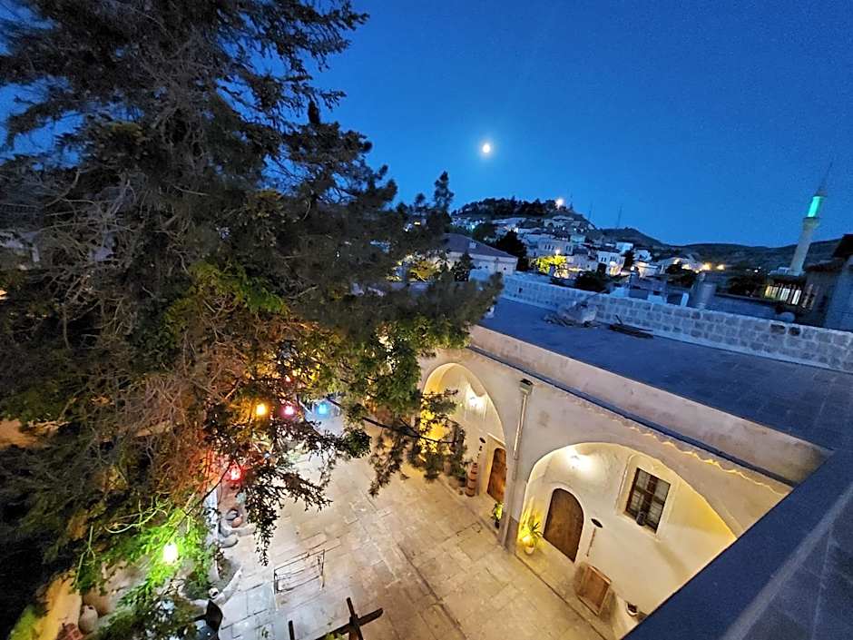 ARMEsos Cave Hotel