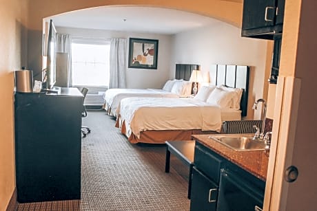 2 Queen Beds Suite