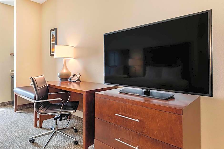 Comfort Inn & Suites Edgewood