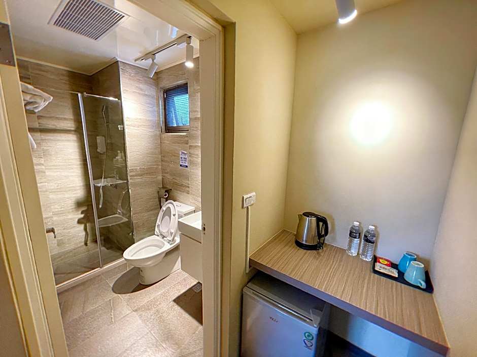 Breeze & Waves A Seaside Inn