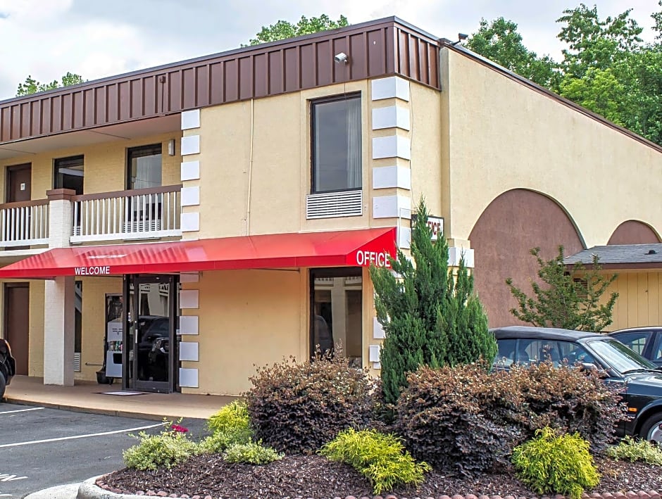 Econo Lodge Research Triangle Park