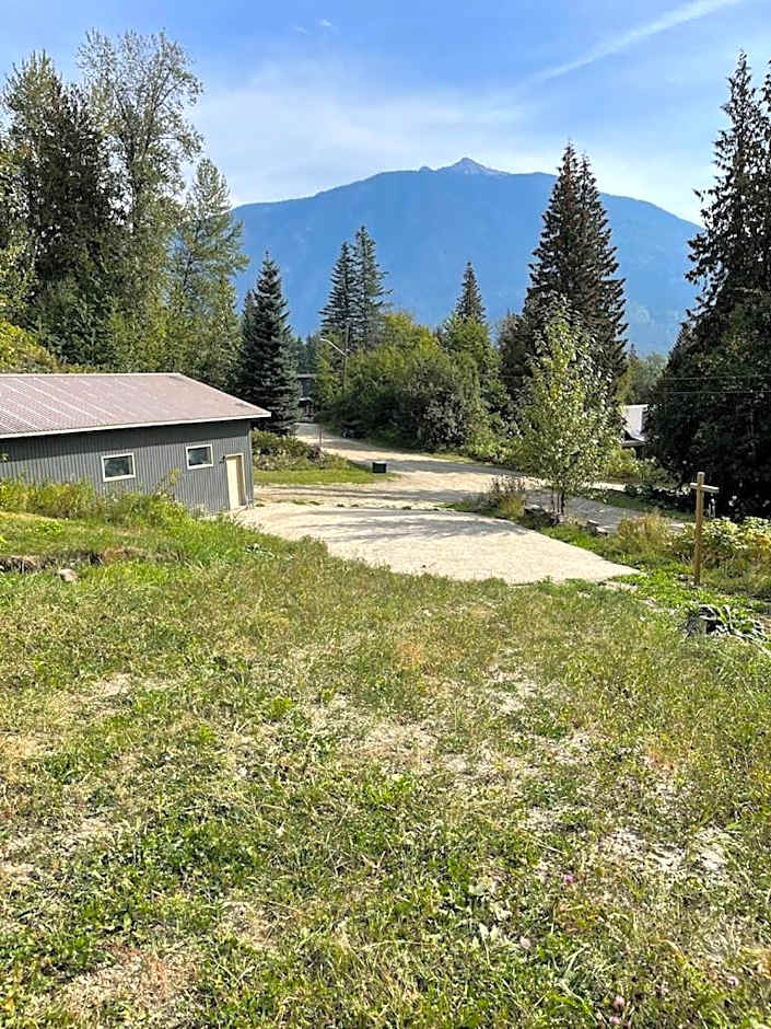 Stoke Cabin by Revelstoke Vacations