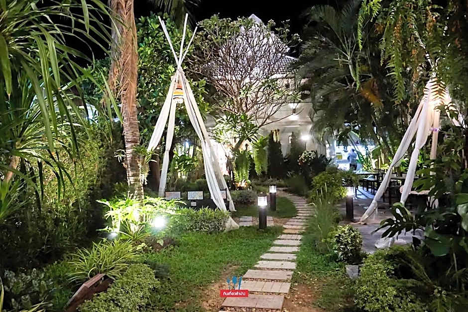 Pang Suree art home