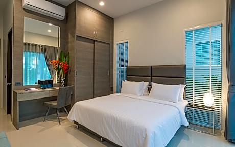 Three-Bedroom Villa with Rooftop