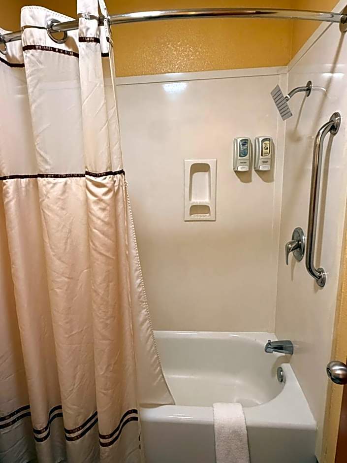 Royal Inn Pearsall