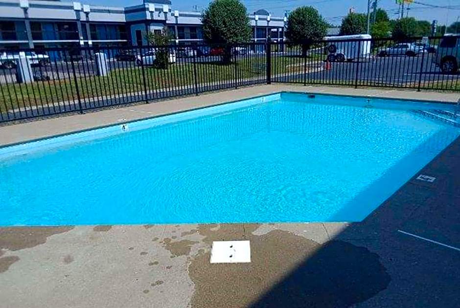 Howard Johnson by Wyndham Clarksville Tennessee